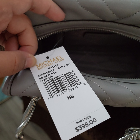 Micheal Kors Handbag - Picture 2 of 7